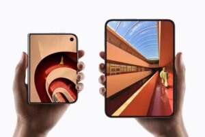 L’iPhone Duo présenté fermé et déplié — visuel Apple