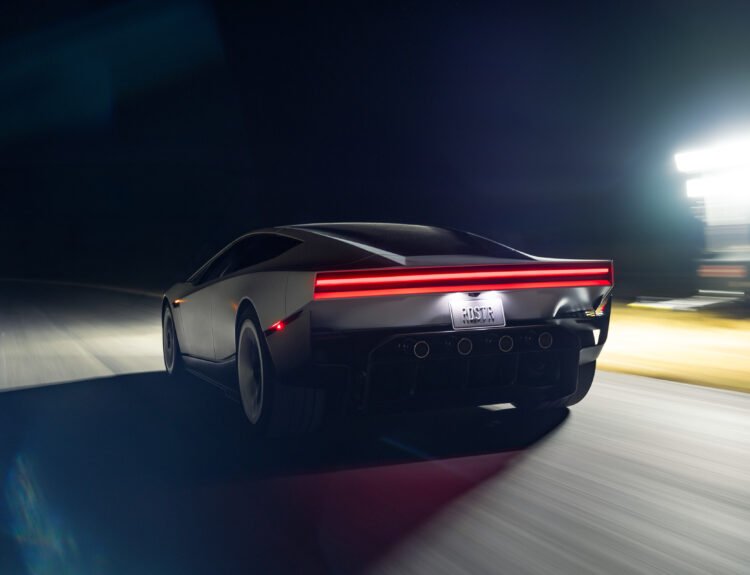 Le nouveau Tesla Roadster vu de trois quarts arrière